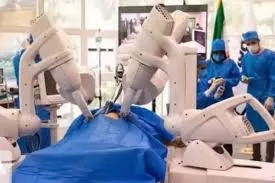 Bedah robotik (Kompas)